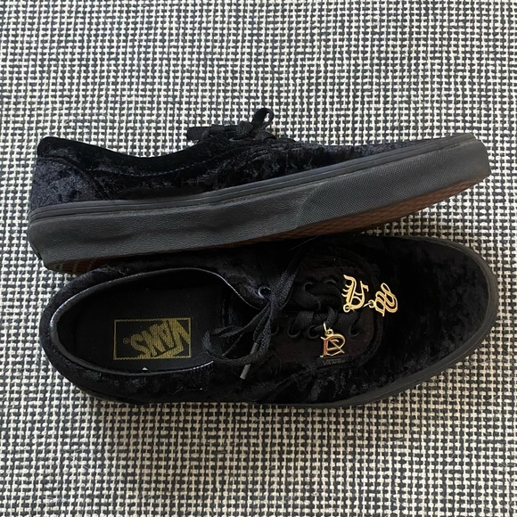 Vans velvet gold charm low top sneakers - Picture 1 of 4